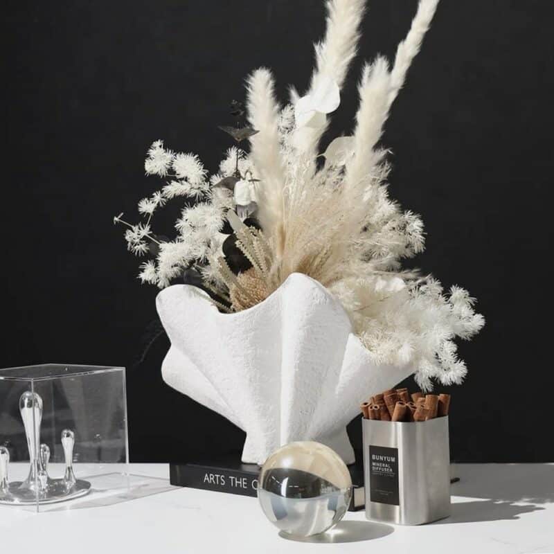 THE 6 VASE TRENDS TO ADOPT FOR SPRING 2024