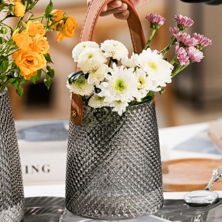 Basket-shaped glass vase