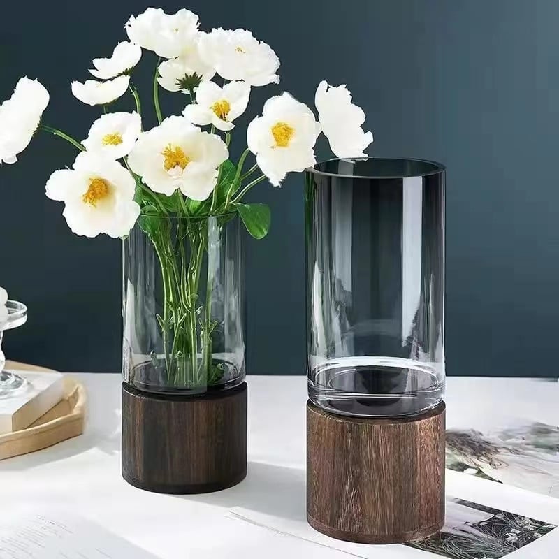 Wooden vase and glass cylinder